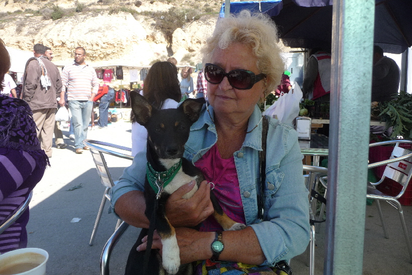 Bella auf dem Markt in Puerto de Mazarrn...