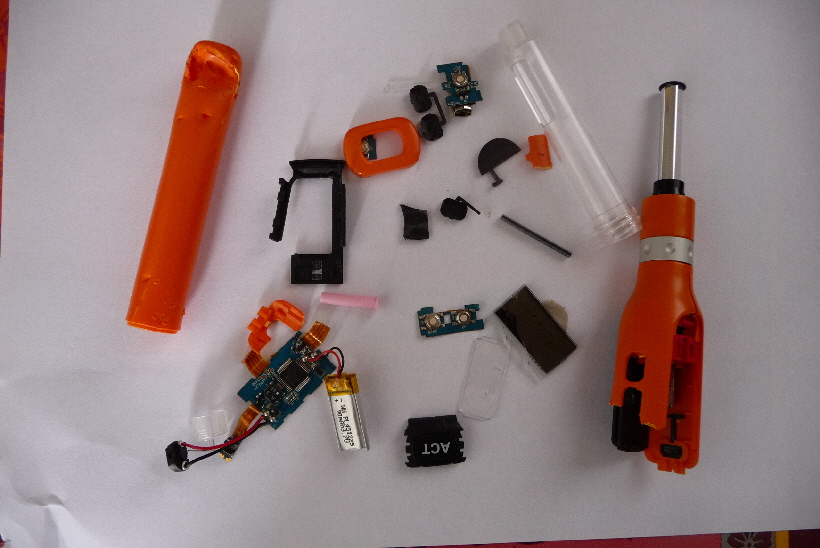 Dies war der neue Insulinpen vom neuen Herrchen, ich habe ihn mal getestet. Er taugt aber nichts, er ging zu schnell kaputt.