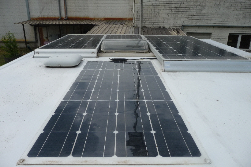 Das vordere Panel ist neu und hat eine Leistung von 130Wp.